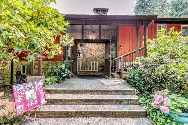 Bed and Breakfast in Forks Misty Valley Inn Bed and Breakfast in Forks Misty Valley Inn