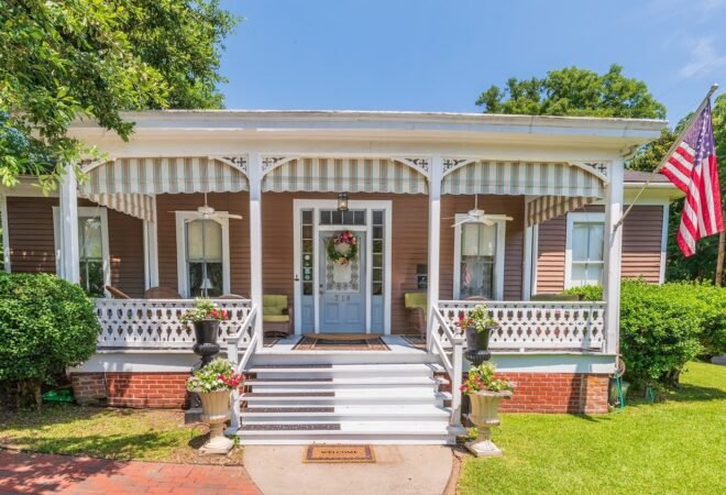Bed and Breakfast in Natchez Devereaux Shields House
