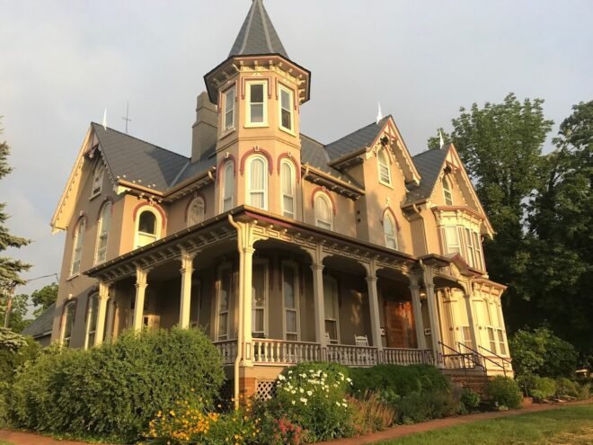 Bed and Breakfast in Harrisonburg Joshua Wilton House