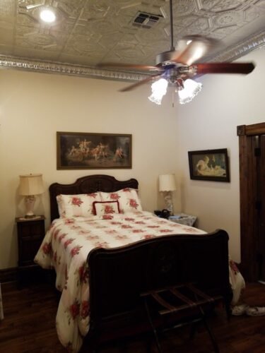 Bed and Breakfast in Jacksboro JR'S Chophouse Bed & Breakfast