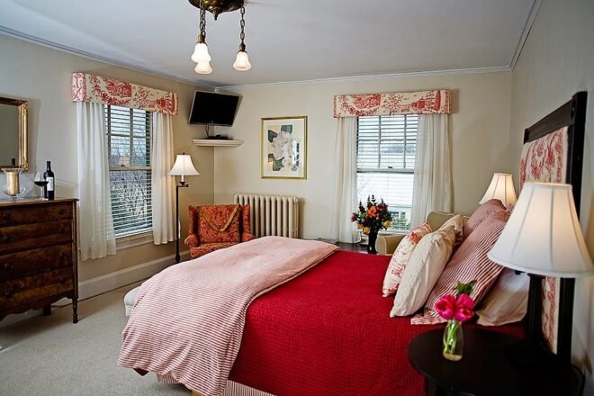 Bed and Breakfast in Fryeburg Oxford House Inn & Restaurant