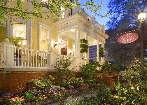 Bed and Breakfast in Savannah Azalea Inn and Villas