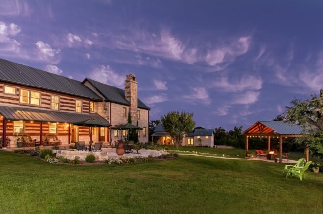 Bed and Breakfast in Fredericksburg Behr House Bed and Breakfast