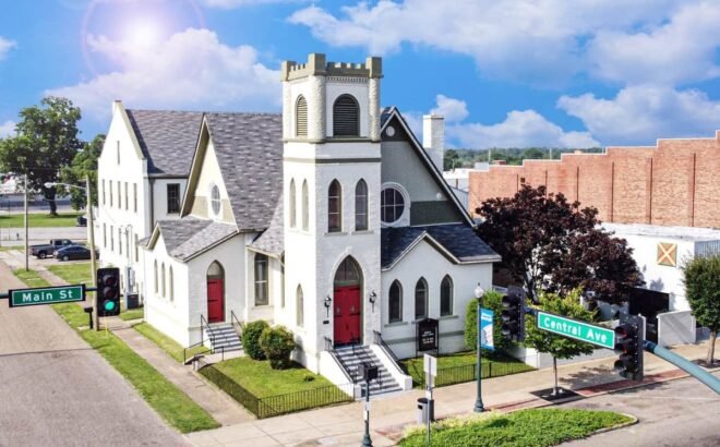 Bed and Breakfast in Humboldt Magnolia Manor and Chapel