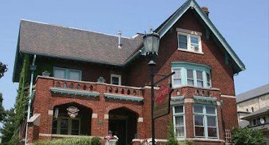 The Brumder Mansion Bed & Breakfast located in Milwaukee, Wisconsin