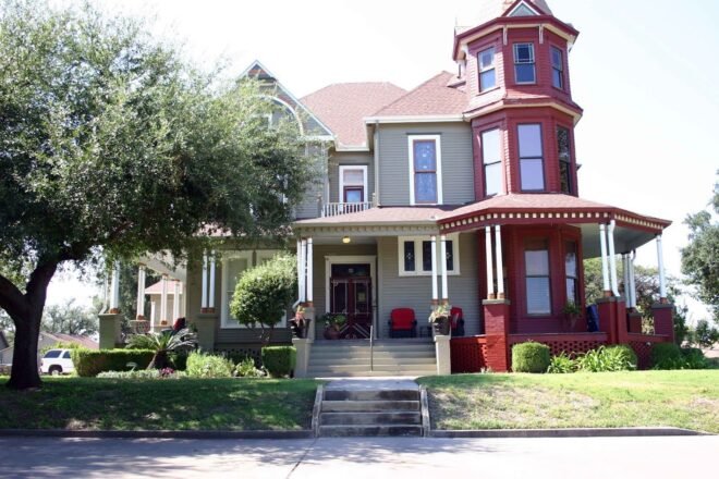Bed and Breakfast in Weatherford Angel's Nest Bed & Breakfast