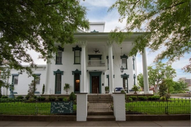 Bed and Breakfast in Paducah Belle Louise Historic Bed & Breakfast