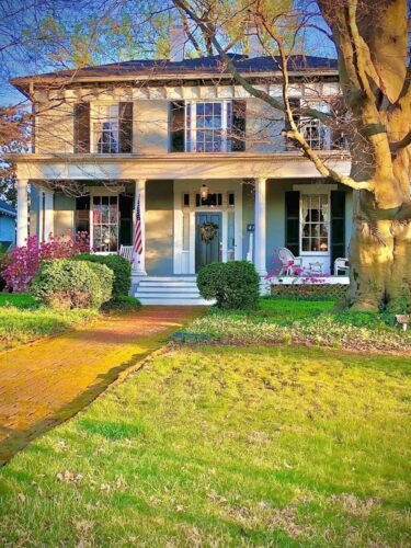 Bed and Breakfast in Charles Town The Carriage Inn Bed and Breakfast