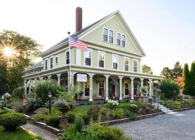 Bed and Breakfast in Brewster Captain Freeman Inn