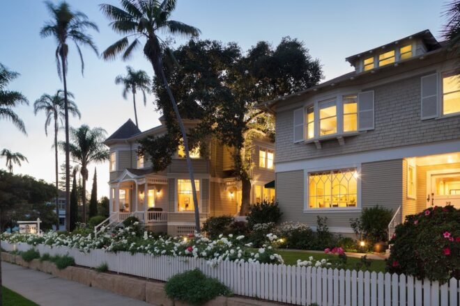 Bed and Breakfast in Santa Barbara Cheshire Cat Inn & Cottages