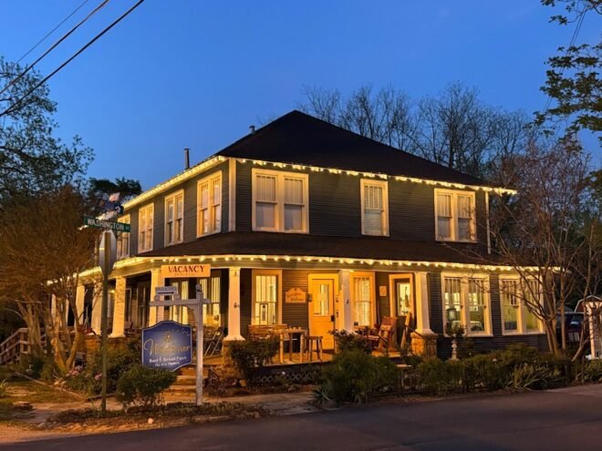 Bed and Breakfast in Mountain View Wildflower Bed & Breakfast On the Square