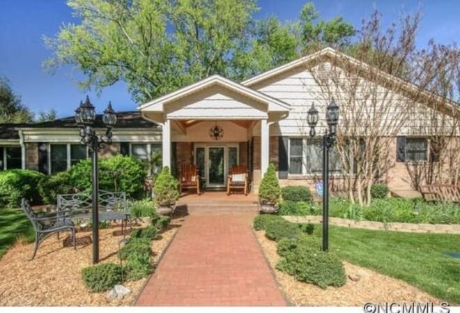 Bed and Breakfast in Waynesville Brookside Mountain Mist Bed & Breakfast