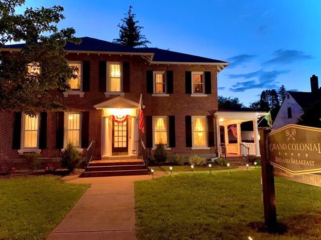 Bed and Breakfast in Herkimer Grand Colonial Bed and Breakfast