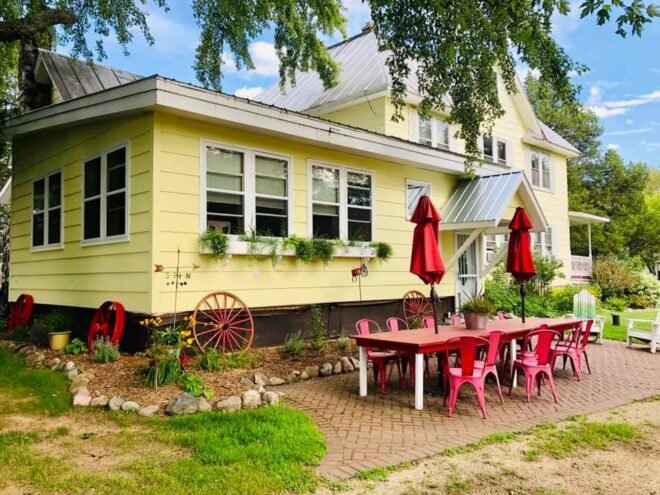 Bed and Breakfast in Weyauwega Willow Pond Bed & Breakfast