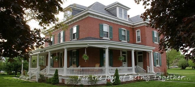 Bed and Breakfast in Lancaster Walnut Lawn Bed & Breakfast
