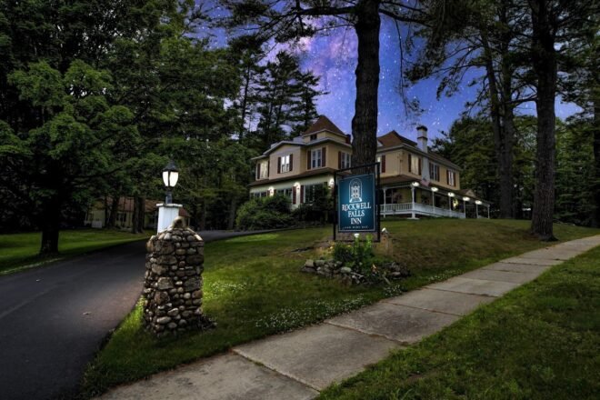 Bed and Breakfast in Lake Luzerne Rockwell Falls Inn and Wine Bar