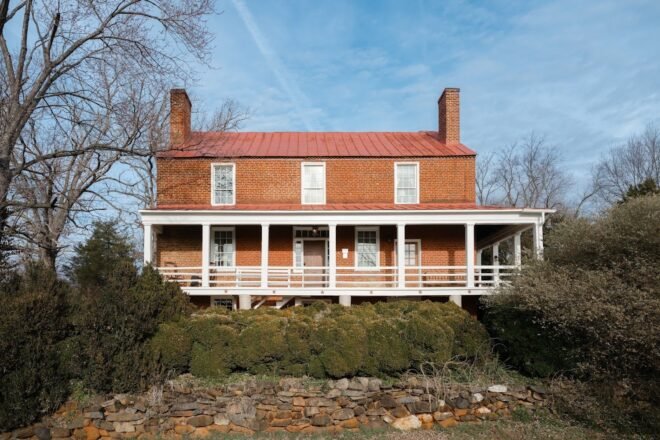 Bed and Breakfast in North Garden Crossroads Inn