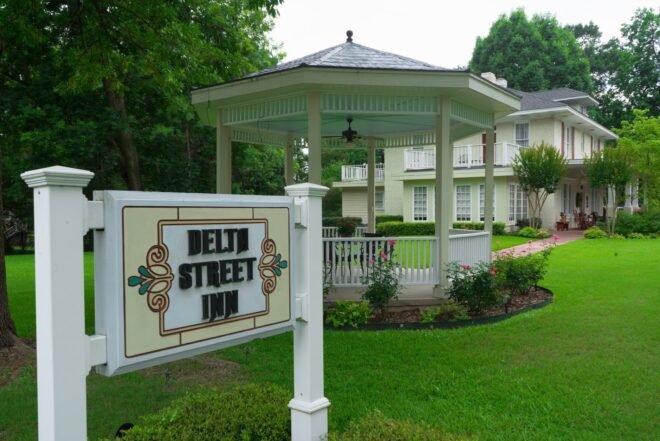 Bed and Breakfast in Jefferson Delta Street Inn