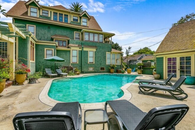 Bed and Breakfast in South Pasadena Bissell House 1887