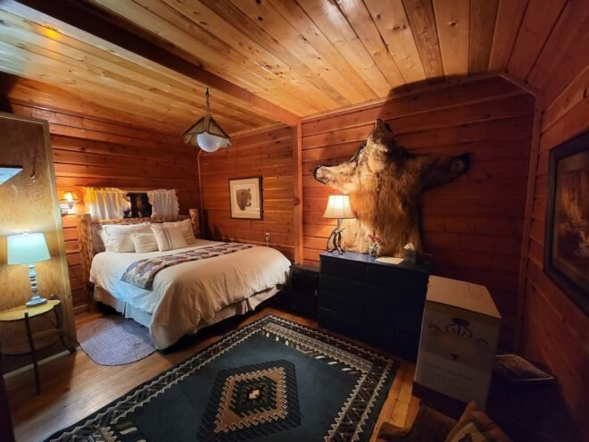 Bed and Breakfast in Snowslip Bear Creek Guest Ranch