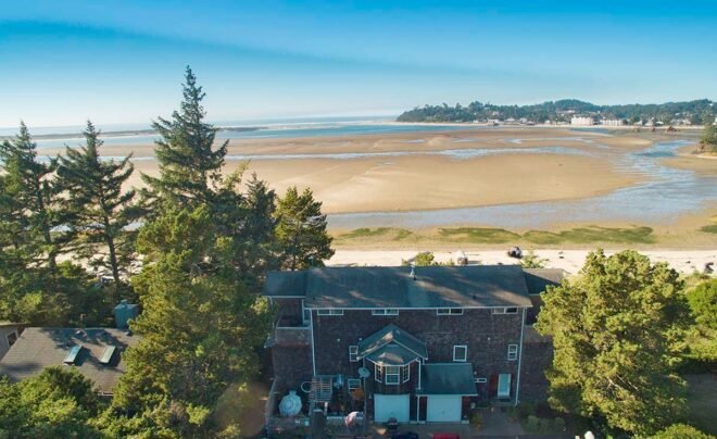 Bed and Breakfast in Lincoln City Baywood Shores Bed & Breakfast
