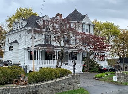 The Moseley Cottage Inn and Town Motel i s a bed and breakfast located in Bar Harbor, Maine