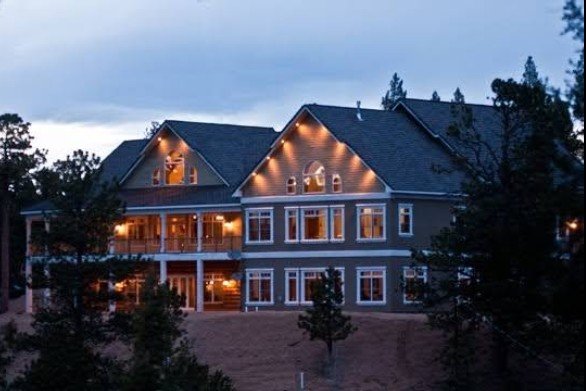 The Edgewood Inn, a bed and breakfast located in Woodland Park, Colorado