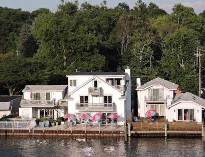 The BaySide Inn a bed and breakfast located in Saugatuck, Michigan