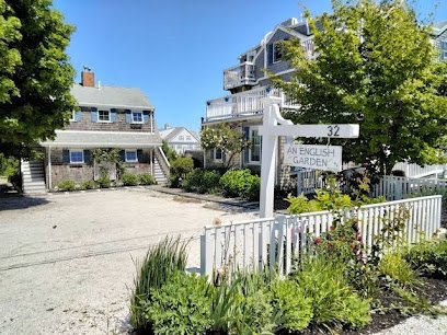 An English Garden Bed & Breakfast located in Dennis Port, Massachusetts