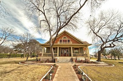 The Iron Horse Inn, a bed and breakfast located in Granbury, Texas